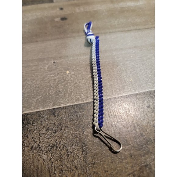 Blue white pattern keychain - Picture 2 of 4